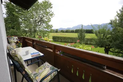 Ein allgemeiner Bergblick oder ein Berglick von der Ferienwohnung aus