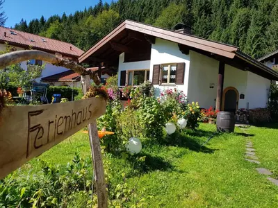 Ein Garten an der Unterkunft Ferienhaus Ursula