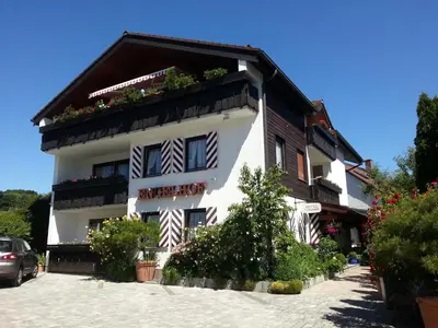 Das Gebäude in dem sich das Hotel befindet