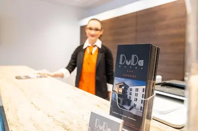 Mitarbeiter der Unterkunft Hotel Duda Langenbruck an der A9 zwischen Ingolstadt und München, ideal für Stopover, Geschäftsreisen und Monteure