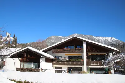 Ein allgemeiner Bergblick oder ein Berglick von der Ferienwohnung aus