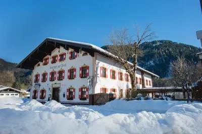 Ein allgemeiner Bergblick oder ein Berglick von des Hotels aus