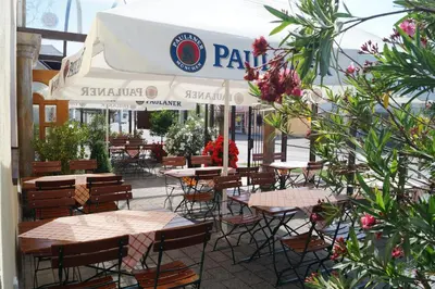 Ein Restaurant oder anderes Speiselokal in der Unterkunft Hotel Gasthaus Sonne