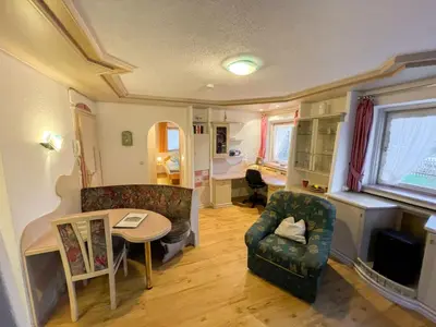 Ein Sitzbereich in der Unterkunft Apartment Wank by Interhome