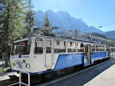 Ein allgemeiner Bergblick oder ein Berglick von der Ferienwohnung aus