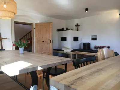 Ein Sitzbereich in der Unterkunft Historisches Pfarrhaus Nähe Schloss Neuschwanstein
