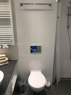 Ein Badezimmer in der Unterkunft Wohnung Edelweiß - Wohnen auf Zeit - Homeoffice - nah am See - buchbar ab 28 Nächte