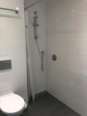 Ein Badezimmer in der Unterkunft Wohnung Edelweiß - Wohnen auf Zeit - Homeoffice - nah am See - buchbar ab 28 Nächte