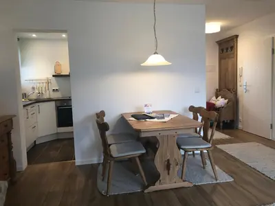 Küche/Küchenzeile in der Unterkunft Wohnung Edelweiß - Wohnen auf Zeit - Homeoffice - nah am See - buchbar ab 28 Nächte