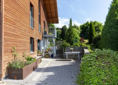 Ein Garten an der Unterkunft CaLegna Ferienchalet