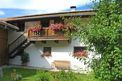 Ein Garten an der Unterkunft Ferienwohnungen Wanderparadies Bauernhof