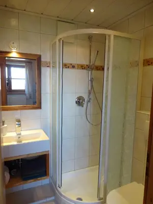 Ein Badezimmer in der Unterkunft Haus Heufelder