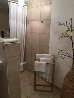 Ein Badezimmer in der Unterkunft Eberl Hotel Pension München Feldmoching