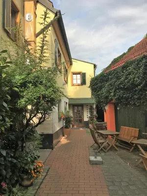 Das Gebäude in dem sich die Pension befindet