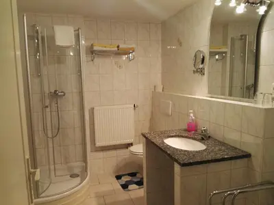 Ein Badezimmer in der Unterkunft Hotel Gasthof Momm