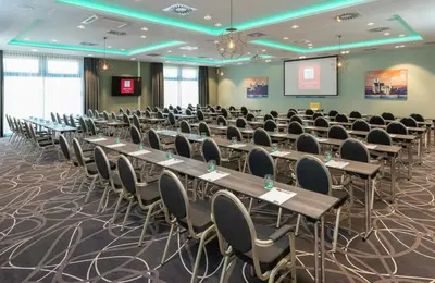 Der Geschäftsbereich oder Konferenzraum in der Unterkunft Leonardo Hotel Munich City East