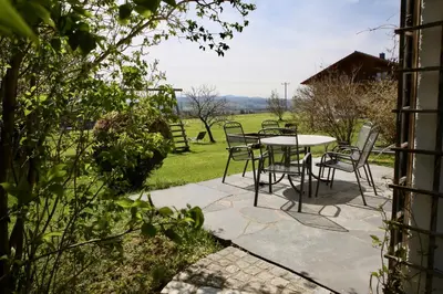 Ein Garten an der Unterkunft Berghof Heger
