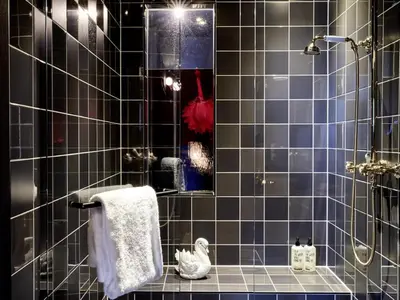 Ein Badezimmer in der Unterkunft 25hours Hotel The Royal Bavarian