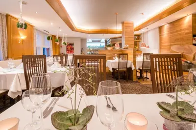 Ein Restaurant oder anderes Speiselokal in der Unterkunft Best Western Plus Parkhotel Erding
