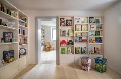 Die Bibliothek im Hotel