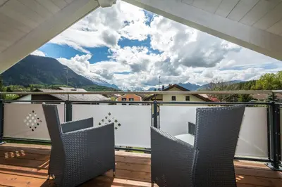 Ein allgemeiner Bergblick oder ein Berglick von der Ferienwohnung aus