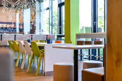 Ein Restaurant oder anderes Speiselokal in der Unterkunft ibis budget Muenchen City Olympiapark