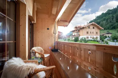 Ein allgemeiner Bergblick oder ein Berglick von der Ferienwohnung aus