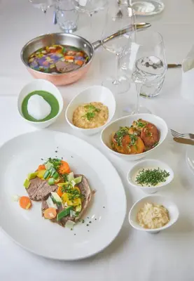 Essen im Hotel oder in der Nähe