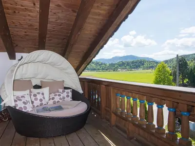 Ein allgemeiner Bergblick oder ein Berglick von der Ferienwohnung aus