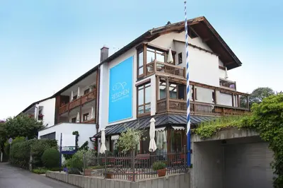 Das Gebäude in dem sich das Hotel befindet