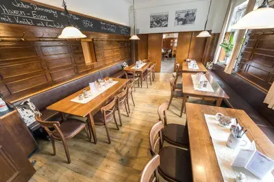 Ein Restaurant oder anderes Speiselokal in der Unterkunft Hotel & Brauerei-Gasthof Neuwirt