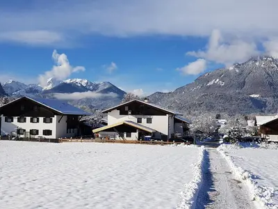 Ein allgemeiner Bergblick oder ein Berglick von der Ferienwohnung aus