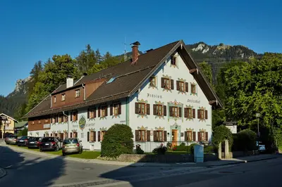 Ein allgemeiner Bergblick oder ein Berglick von der Pension aus