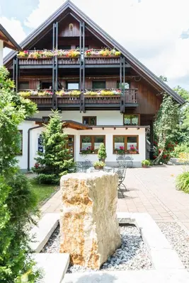 Das Gebäude in dem sich die Pension befindet