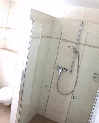 Ein Badezimmer in der Unterkunft greenpartment Boardinghouse Neustadt