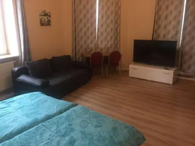 TV/Unterhaltungsangebot in der Unterkunft Jujhar's Gästehaus