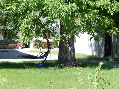Ein Garten an der Unterkunft Ferienwohnung Am Feldbach