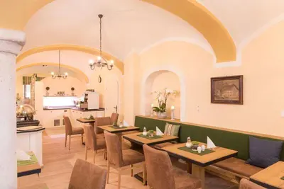 Ein Sitzbereich in der Unterkunft Hotel Bockmaier