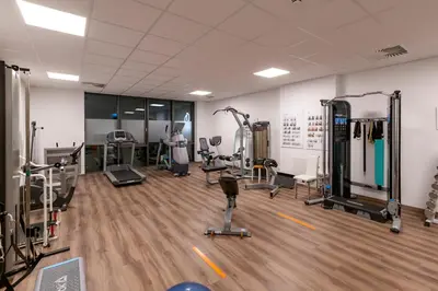 Das Fitnesscenter und/oder die Fitnesseinrichtungen in der Unterkunft Hotel MODI