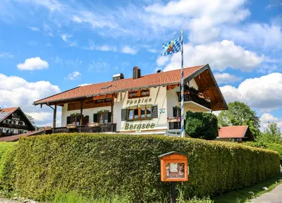 Das Gebäude in dem sich die Pension befindet