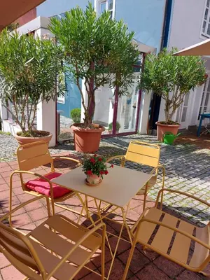Ein Garten an der Unterkunft Hotel Bergbauer mit Late-Self-Check-IN