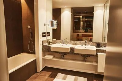 Ein Badezimmer in der Unterkunft Steigenberger Hotel München