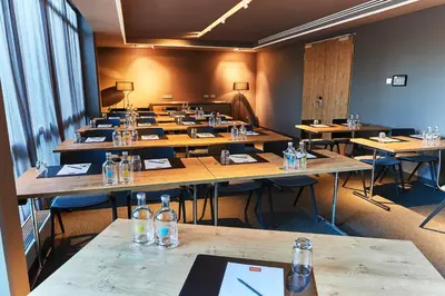 Der Geschäftsbereich oder Konferenzraum in der Unterkunft Steigenberger Hotel München