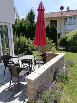 Ein Garten an der Unterkunft Ferienwohnung am Golfplatz