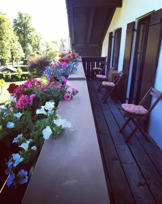 Ein Balkon oder eine Terrasse in der Unterkunft Berg Blick Jugendherberge mit Privatzimmer