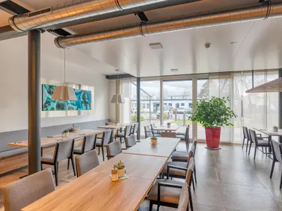 Ein Restaurant oder anderes Speiselokal in der Unterkunft WESTSIDE Hotel
