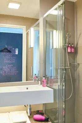 Ein Badezimmer in der Unterkunft Moxy Munich Messe