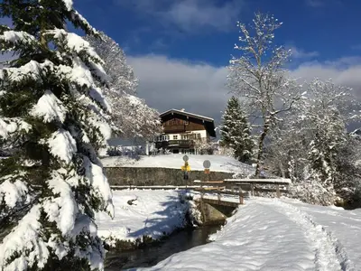 Wohnen am Weißachsteg im Winter