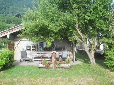 Ein Garten an der Unterkunft Ferienwohnung Enzian im Haus Schmid