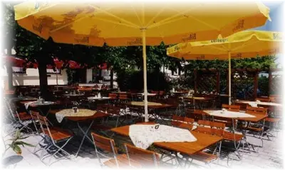 Ein Restaurant oder anderes Speiselokal in der Unterkunft Gasthof Fröhlich